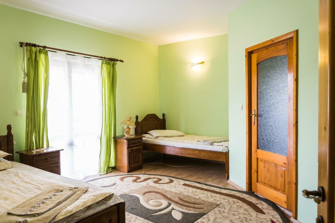 Casa Rares Sucevita Esterno foto